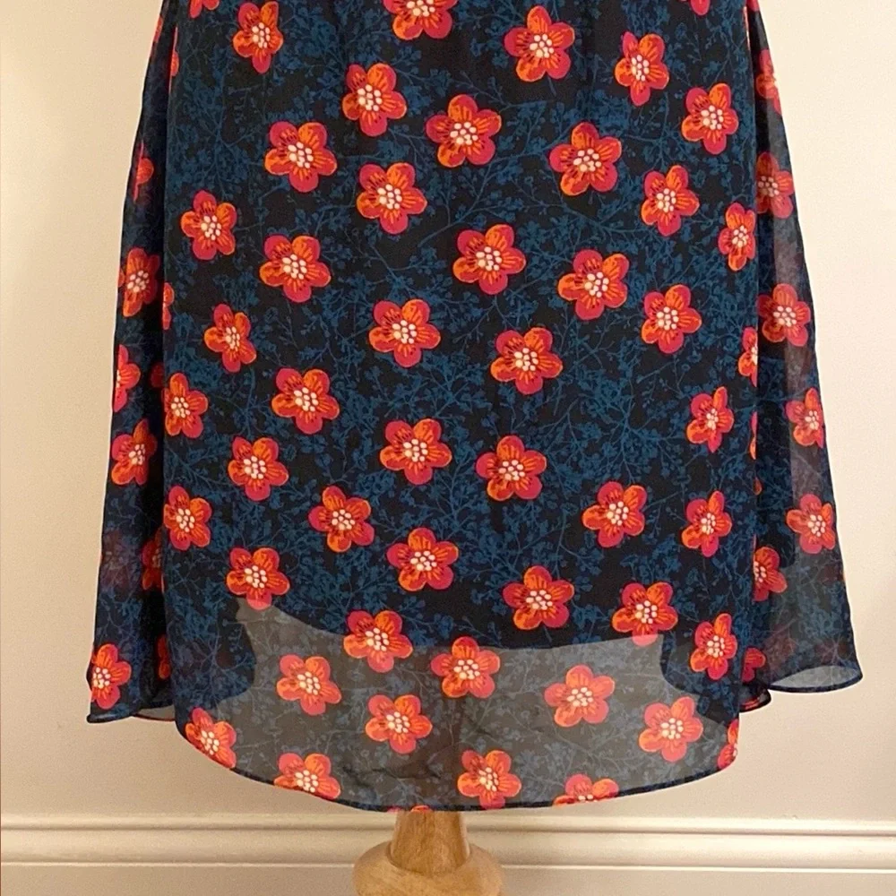 LuLaRoe Lola Navy Blue Red Floral SZ S Chiffon Cottagecore Boho Romantic Skirt - Picture 3 of 10